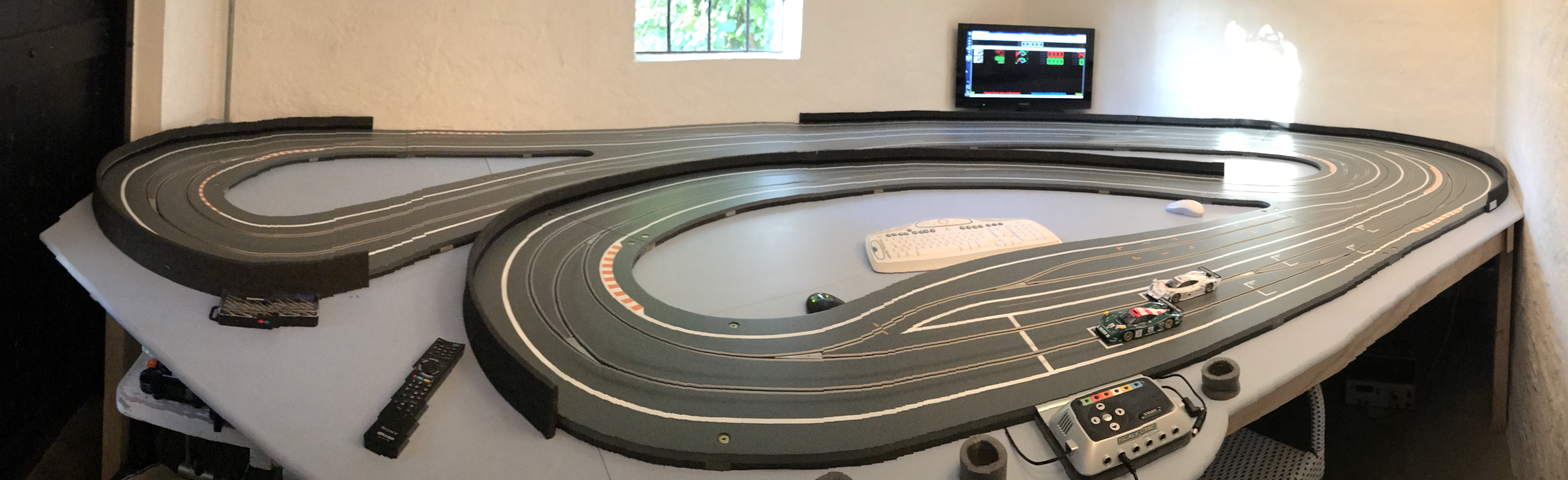 Welcome to 'GT 40 Raceway' - a Digital Wooden Slot Car Track - GT 40 Raceway